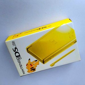 Nintendo ds lite Pokémon yellow Pikachu edition